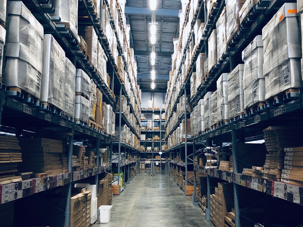 Distribution warehouse with high-volume inventory